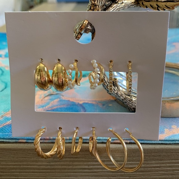 6/$8 NEW Gold Tone Hoop Earrings - Picture 3 of 15